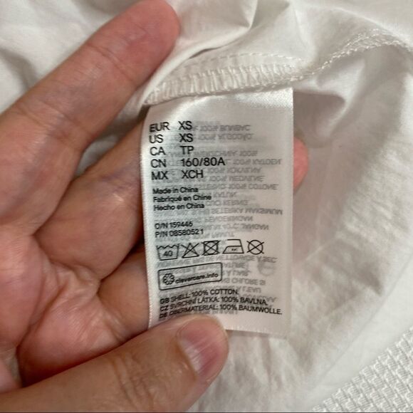 H&M White Puff Sleeve Blouse Large‎ Keyhole in Back - Picture 4 of 7